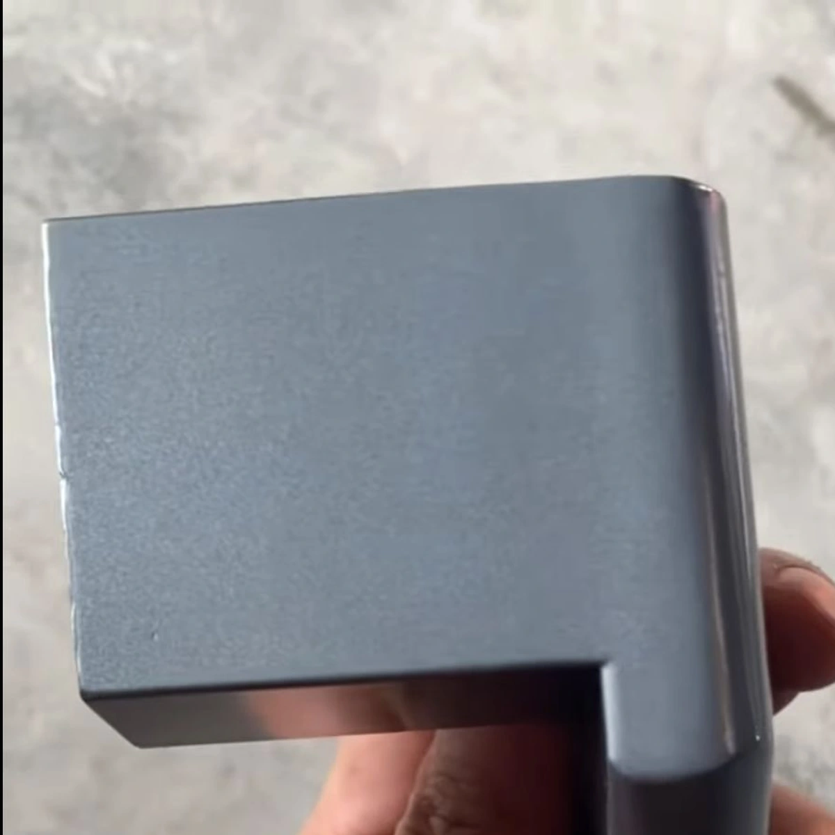 Ảnh thật mẫu sơn nhũ ca may xám từ video được Decor Paint dẫn trên website